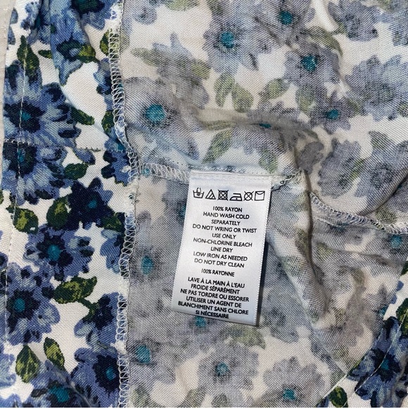 Urban Outfitters Kimchi Blue Flowy Floral Shorts - Picture 4 of 4